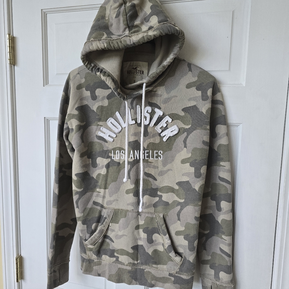 Hollister Camo Hoodie - Picture 2 of 6
